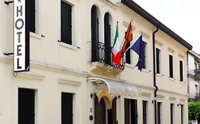 Hotel Cris